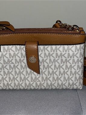 Michael Kors Crossbody Bag